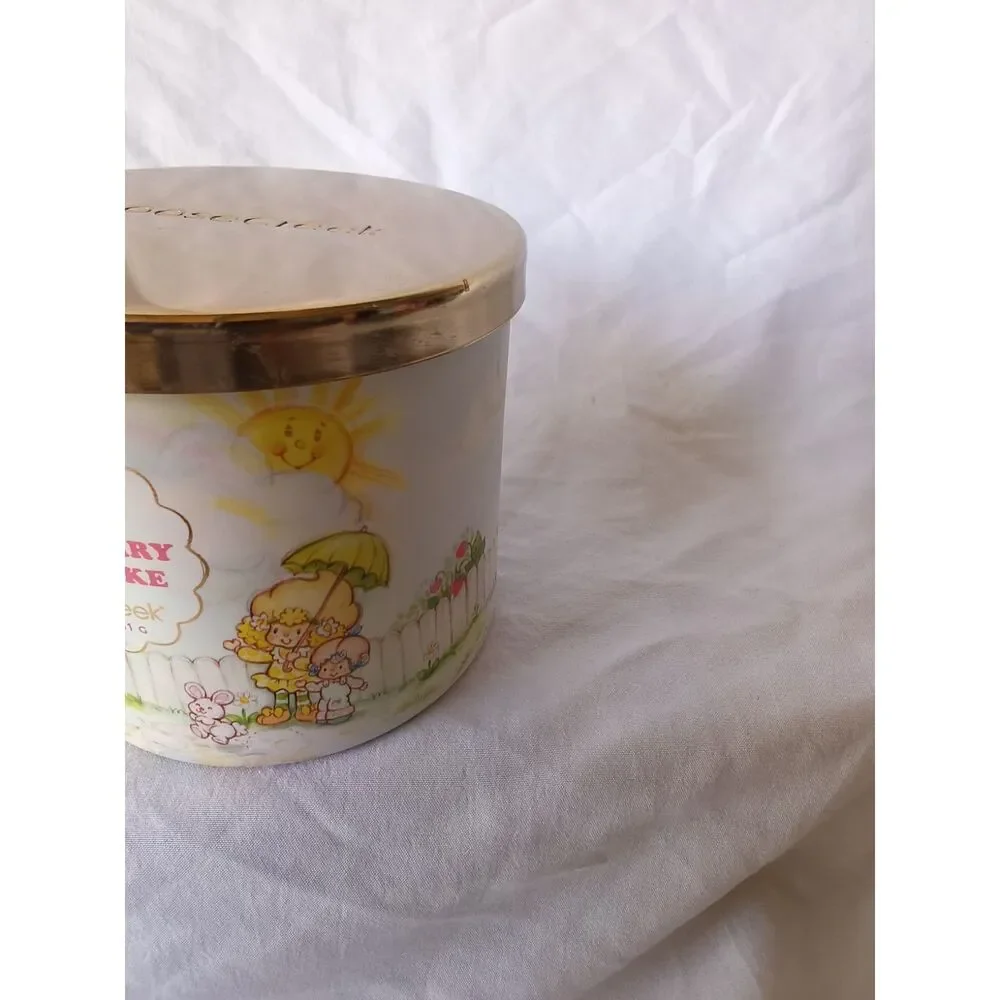 New Goose Creek Strawberry Shortcake 3 Wick Candle